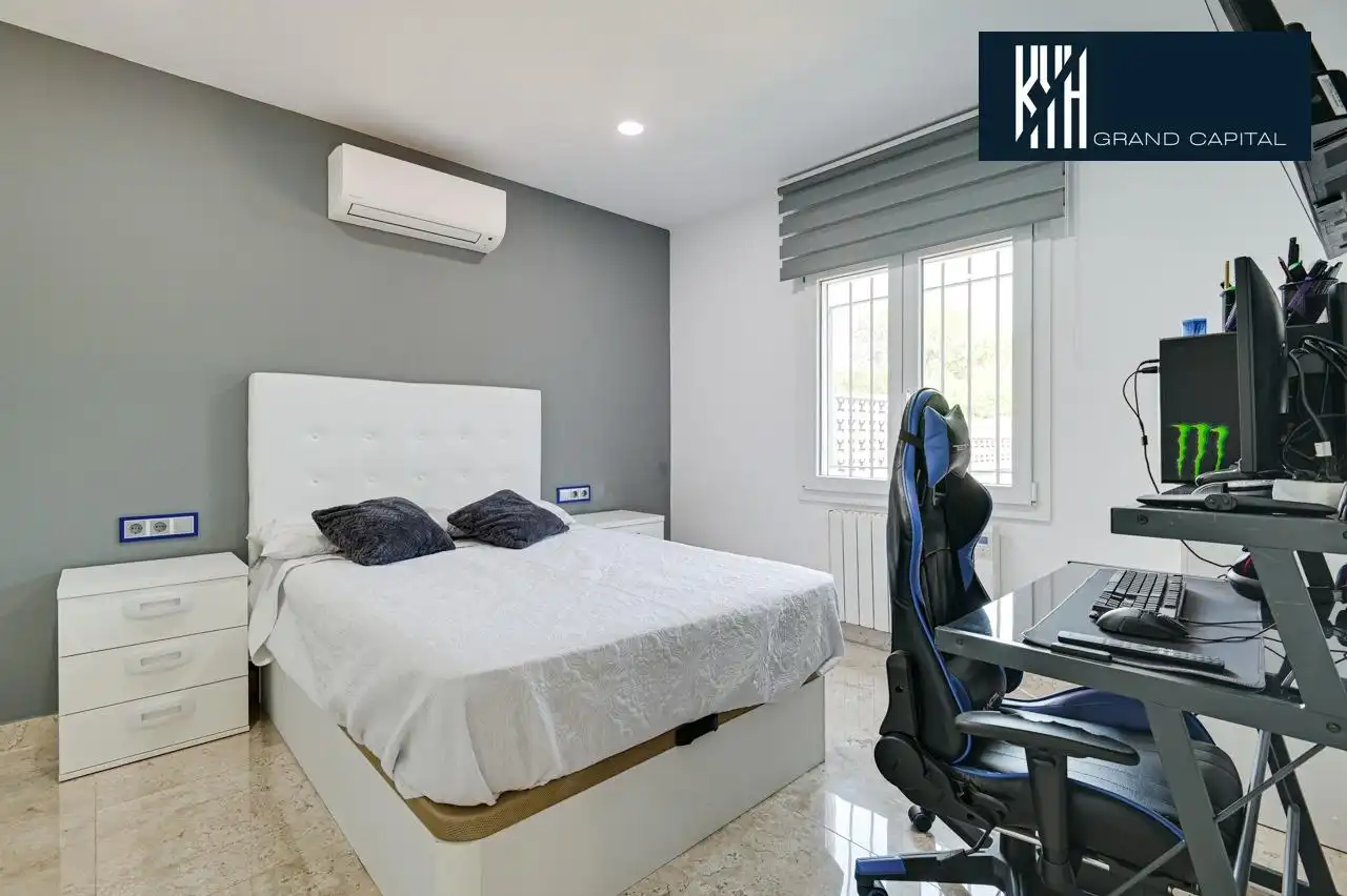 Bedroom of Houses for sale in Sarrià de Ter  with Air Conditioner and Heating