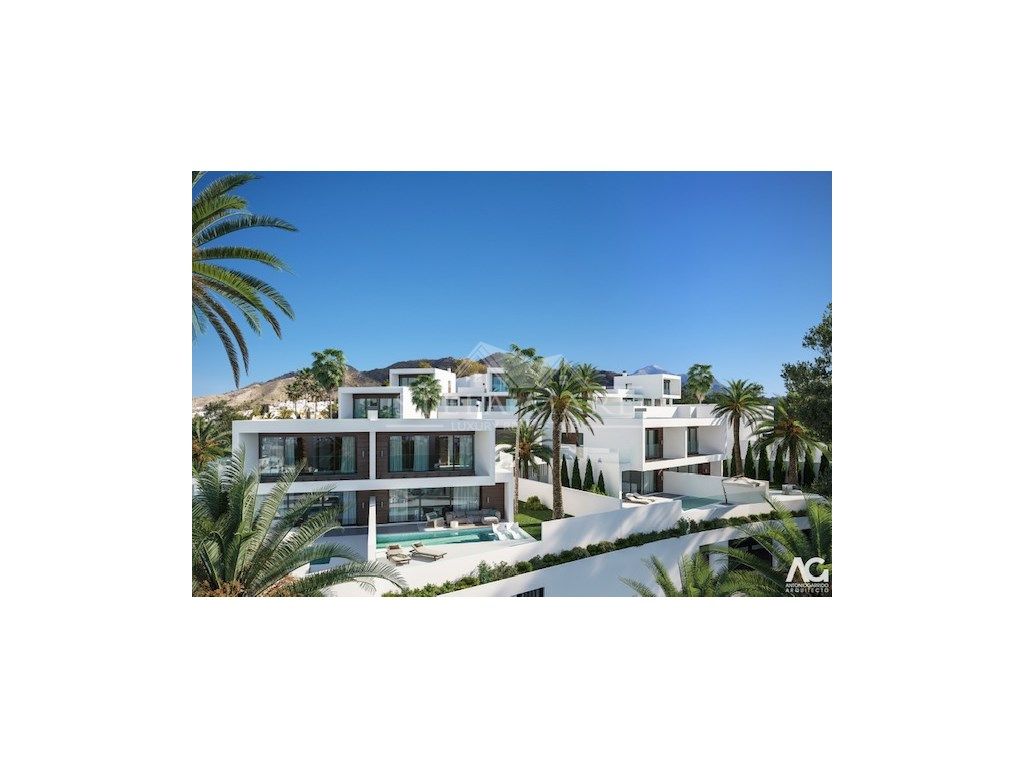 Vista exterior de Casa o xalet en venda en Nerja amb Aire condicionat, Terrassa i Piscina