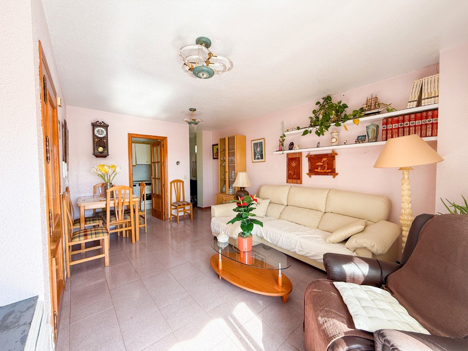 Sala d'estar de Apartament en venda en Águilas amb Aire condicionat, Terrassa i Traster