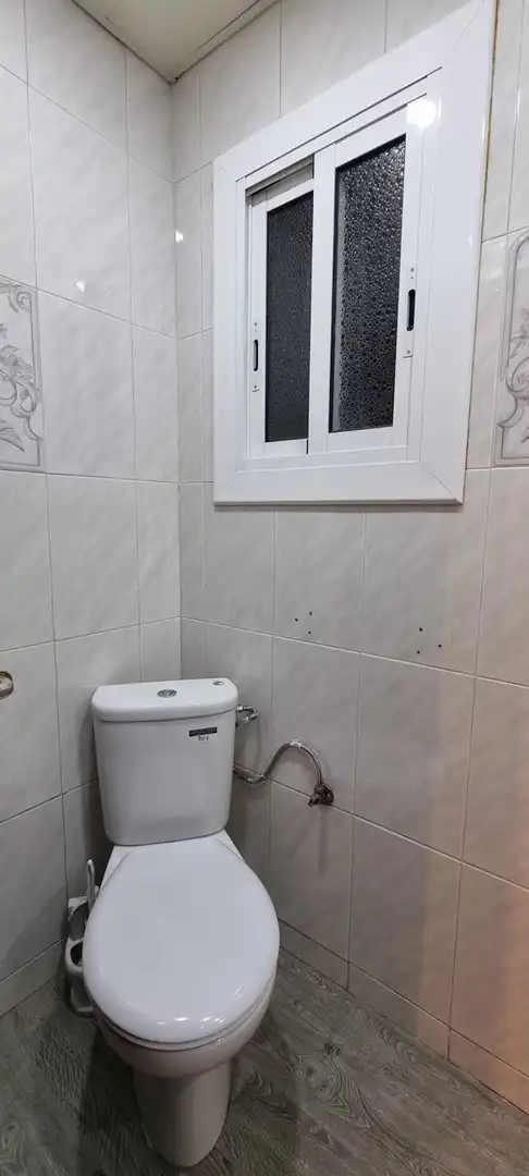 Baño de Piso para compartir en Barcelona con Calefacción y Lavadora