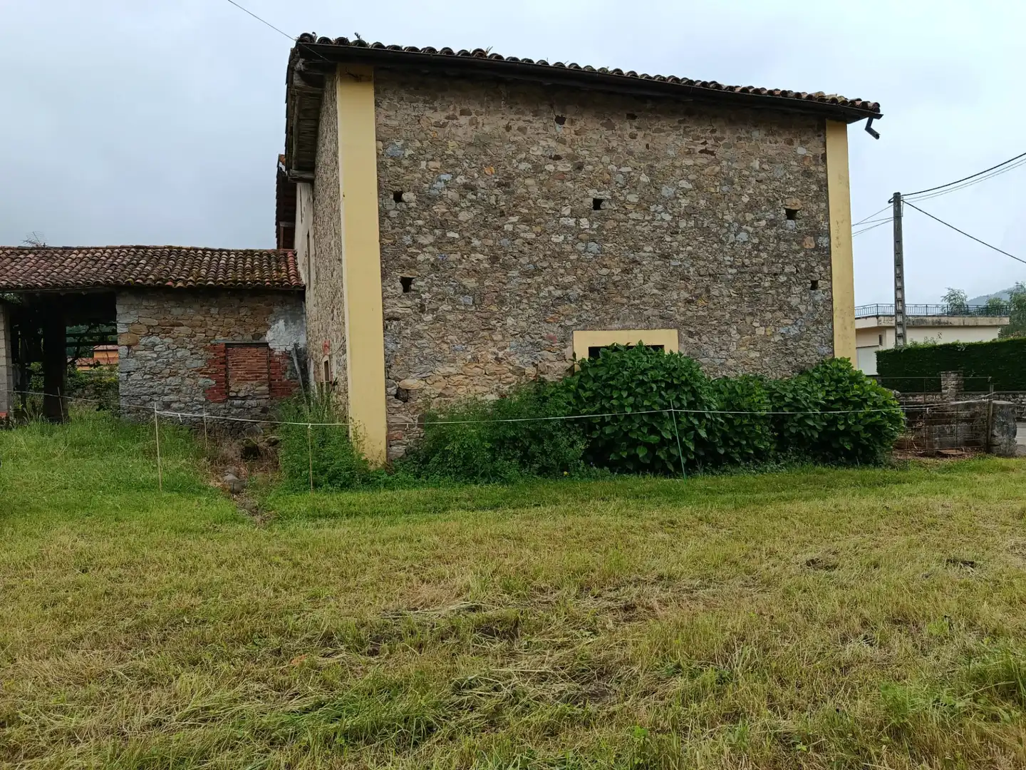Vista exterior de Casa o chalet en venta en Santiurde de Toranzo con Jardín privado, Amueblado y Balcón
