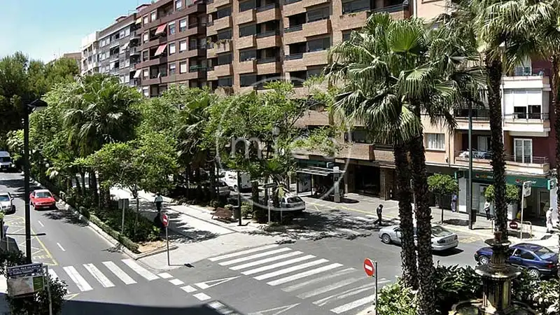 Vista exterior de Piso en venta en Torrent con Aire acondicionado, Amueblado y Balcón