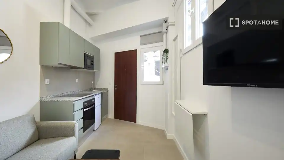 Küche von Wohnung zur Miete in Barcelona mit Klimaanlage, Heizung und Möbliert