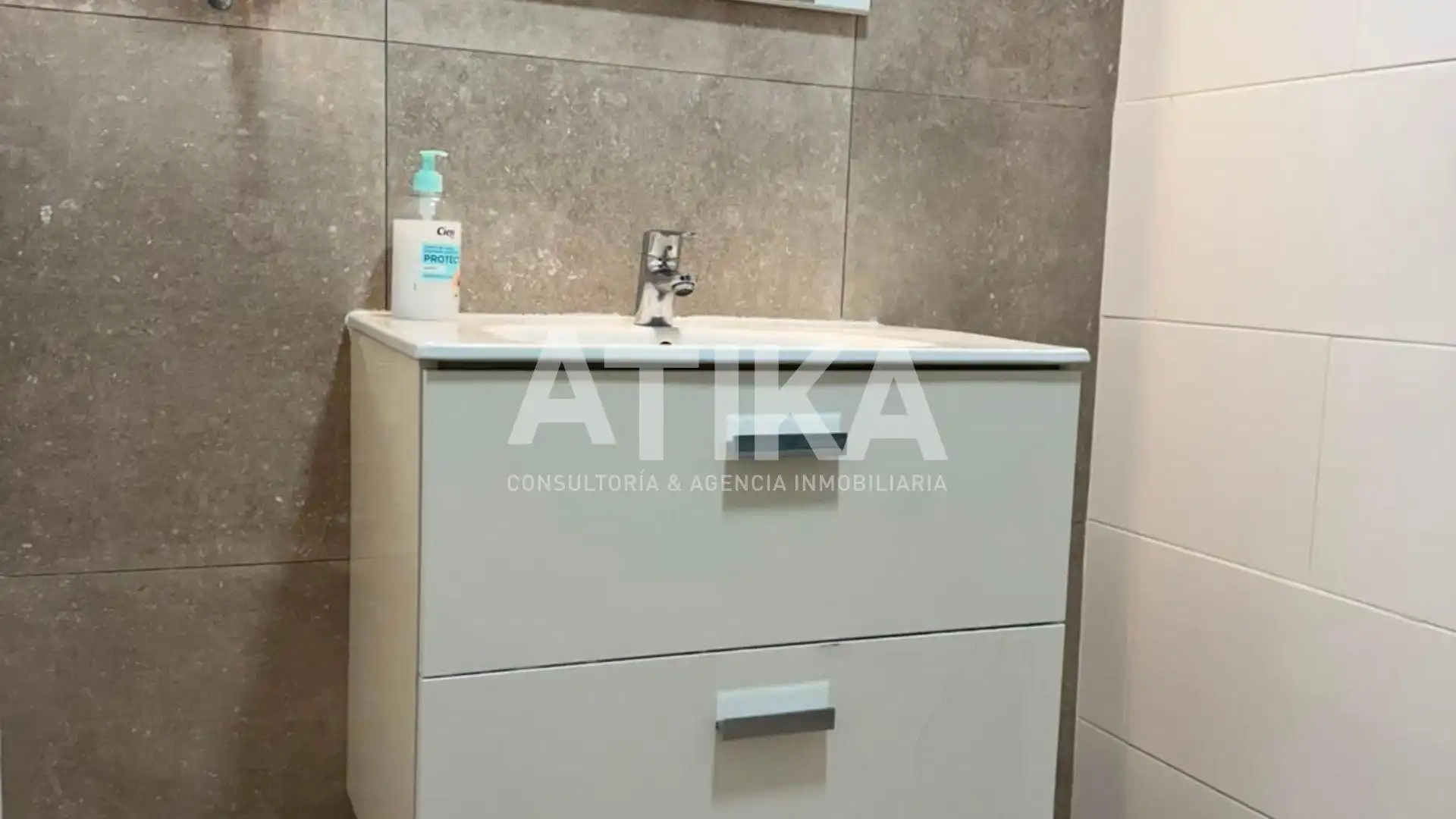 Bathroom of Flat for rent in Ontinyent  with Air Conditioner, Heating and Furnished
