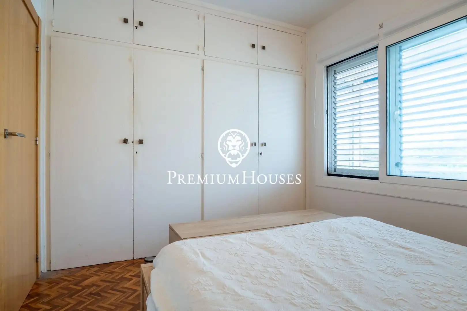Schlafzimmer von Dachboden zum Verkauf in Gavà mit Heizung, Parkett und Terrasse