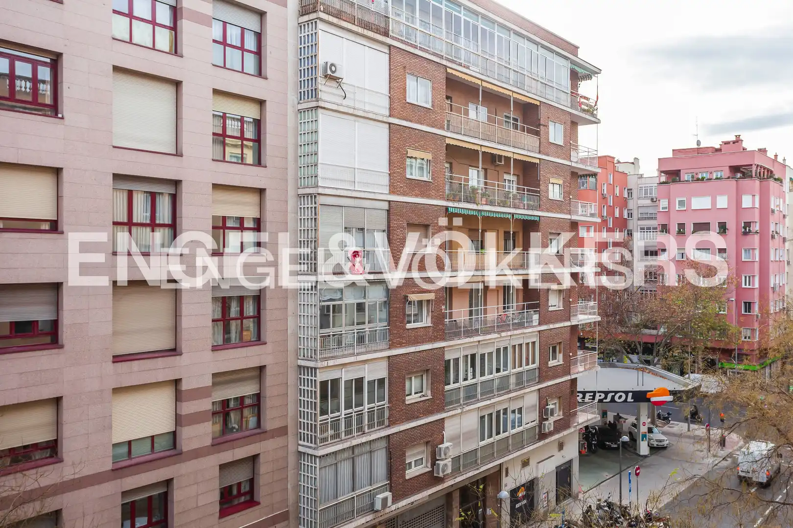 Vista exterior de Piso de alquiler en Madrid con Aire acondicionado, Calefacción y Jardín privado