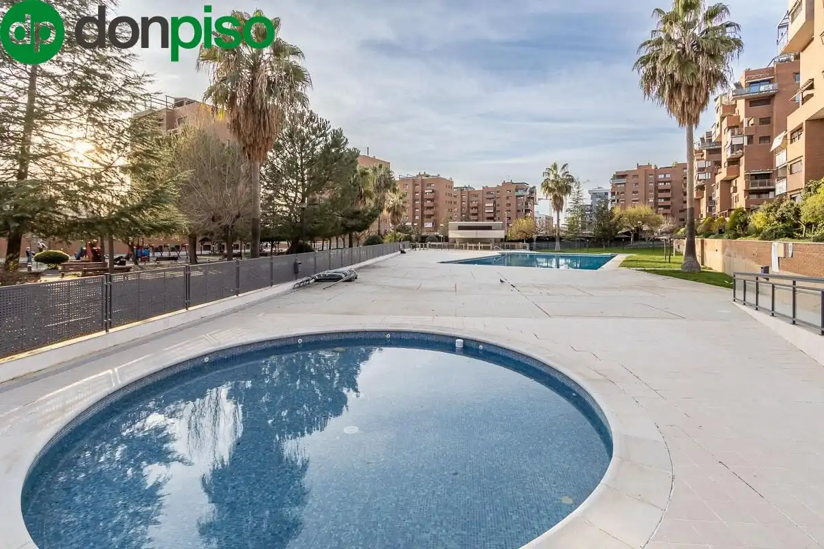 Swimming pool of Flat for sale in Granada  with Air Conditioner, Terrace and Community pool