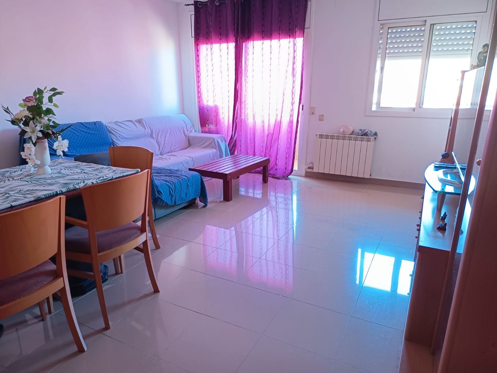 Sala d'estar de Àtic en venda en Sant Boi de Llobregat amb Calefacció, Terrassa i Forn