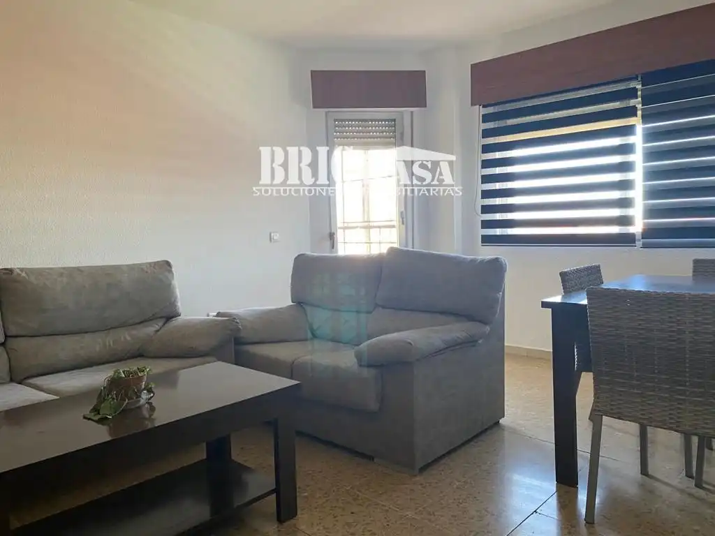 Wohnzimmer von Dachboden zur Miete in Cáceres mit Heizung, Terrasse und Möbliert