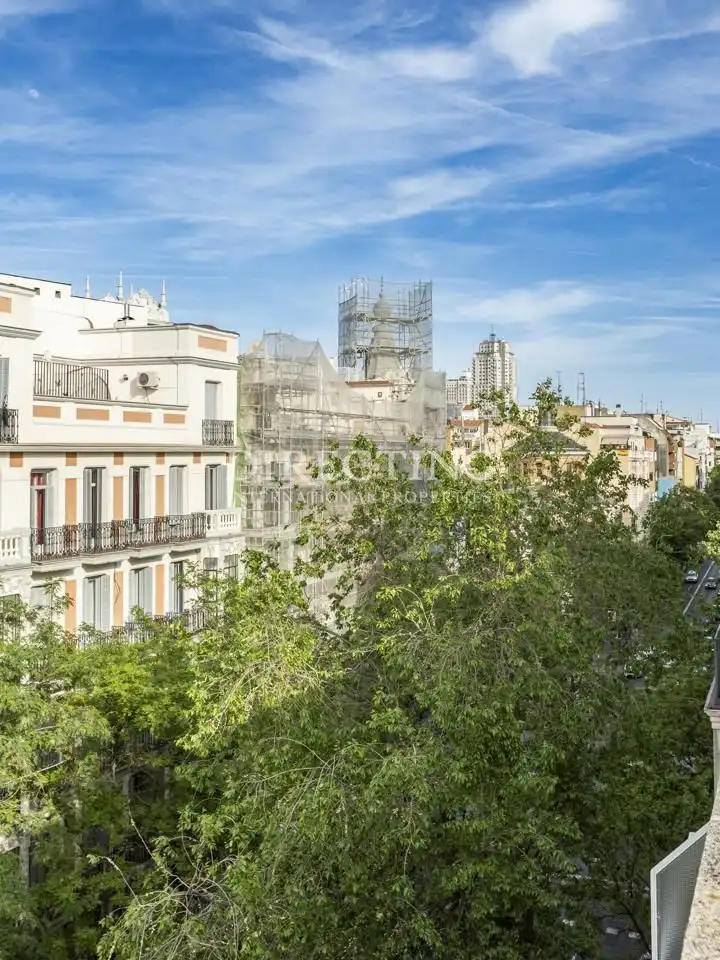 Außenansicht von Dachboden zum Verkauf in Madrid mit Klimaanlage, Heizung und Parkett