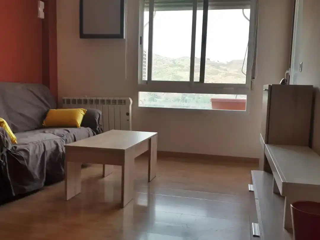 Sala d'estar de Pis en venda en Cenes de la Vega amb Aire condicionat