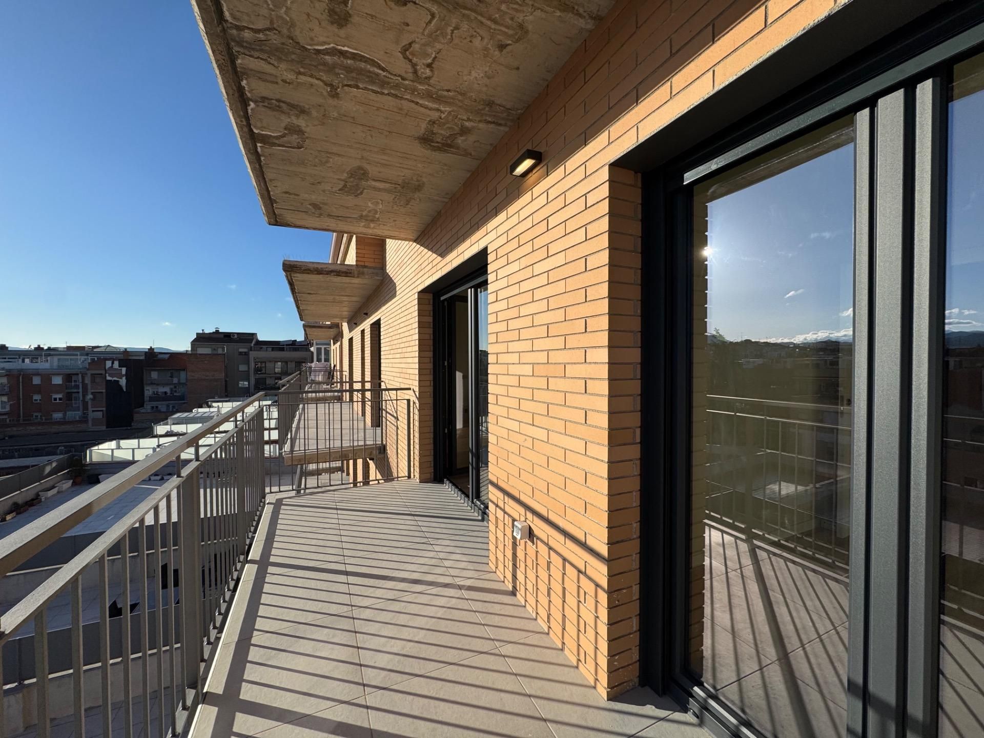 Vista exterior de Dúplex en venta en Igualada con Aire acondicionado, Parquet y Terraza