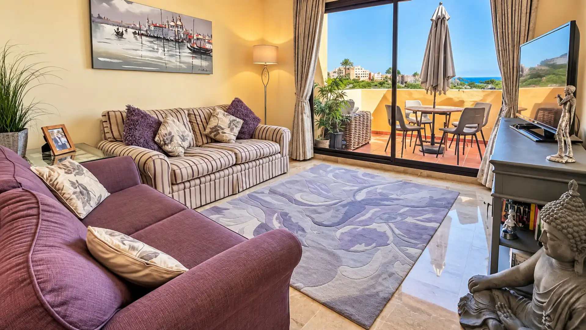 Living room of Attic for sale in La Duquesa