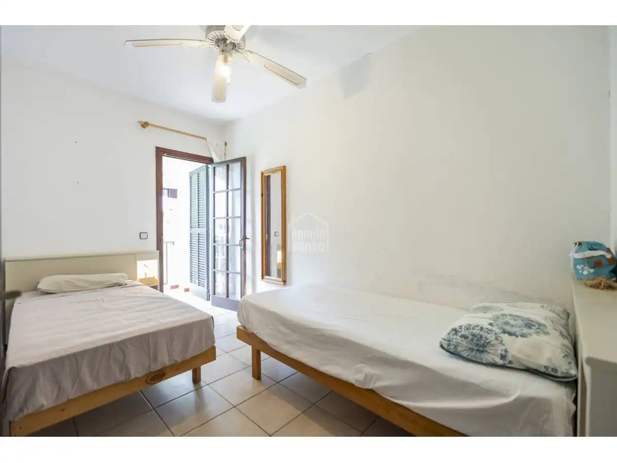 Habitación de Apartamento en venta en Alaior con Terraza, Piscina y Amueblado