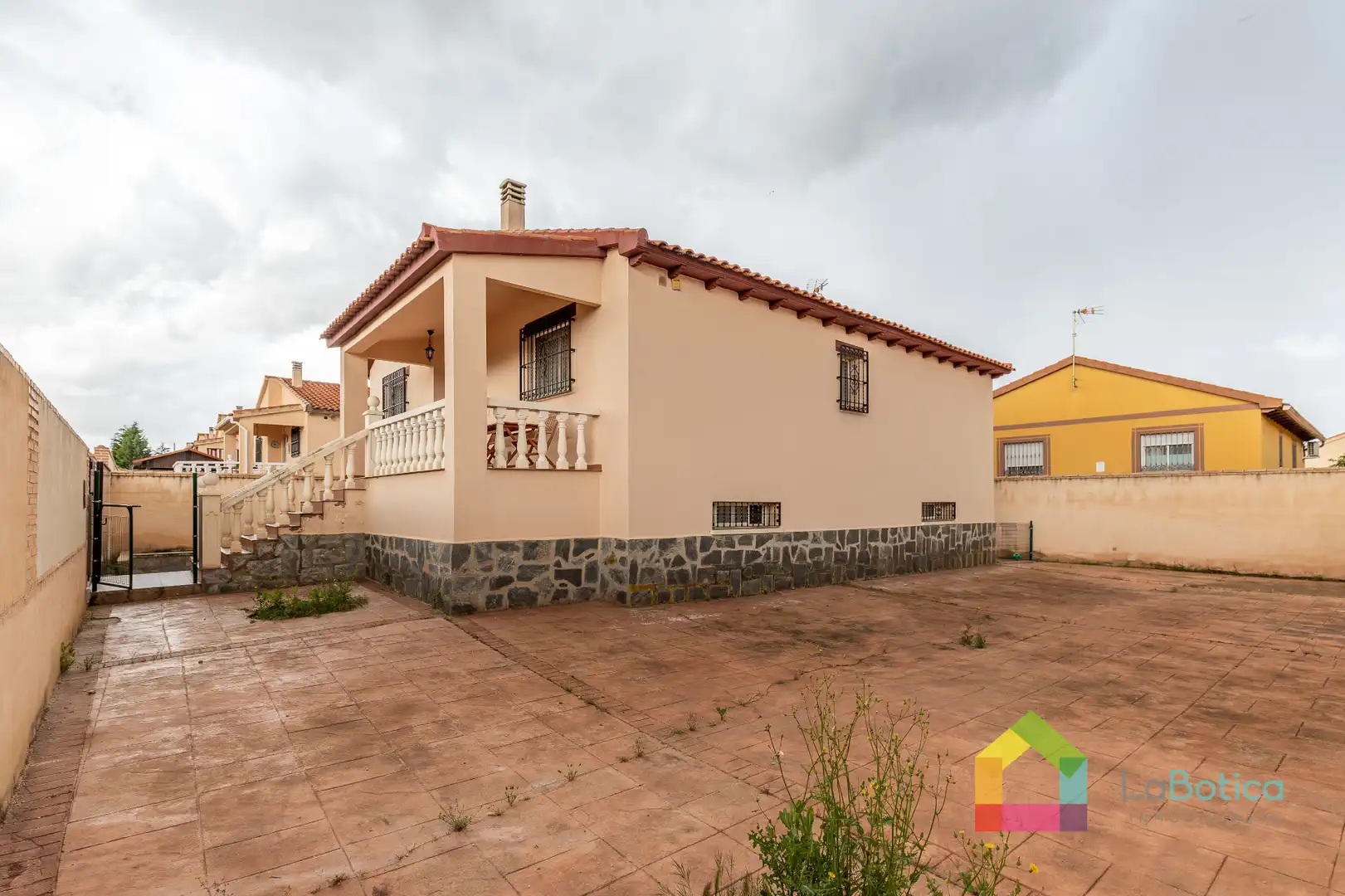 Außenansicht von Haus oder Chalet zum Verkauf in Burguillos de Toledo mit Klimaanlage, Heizung und Terrasse