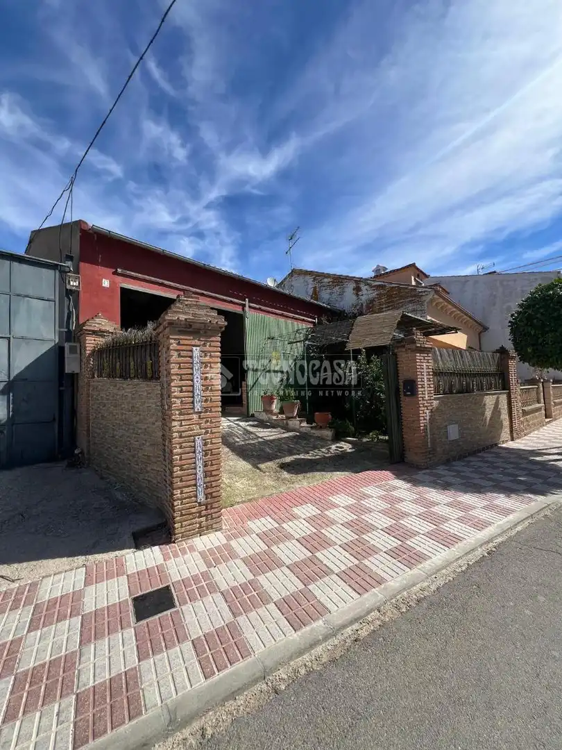 Vista exterior de Garaje en venta en Lupión
