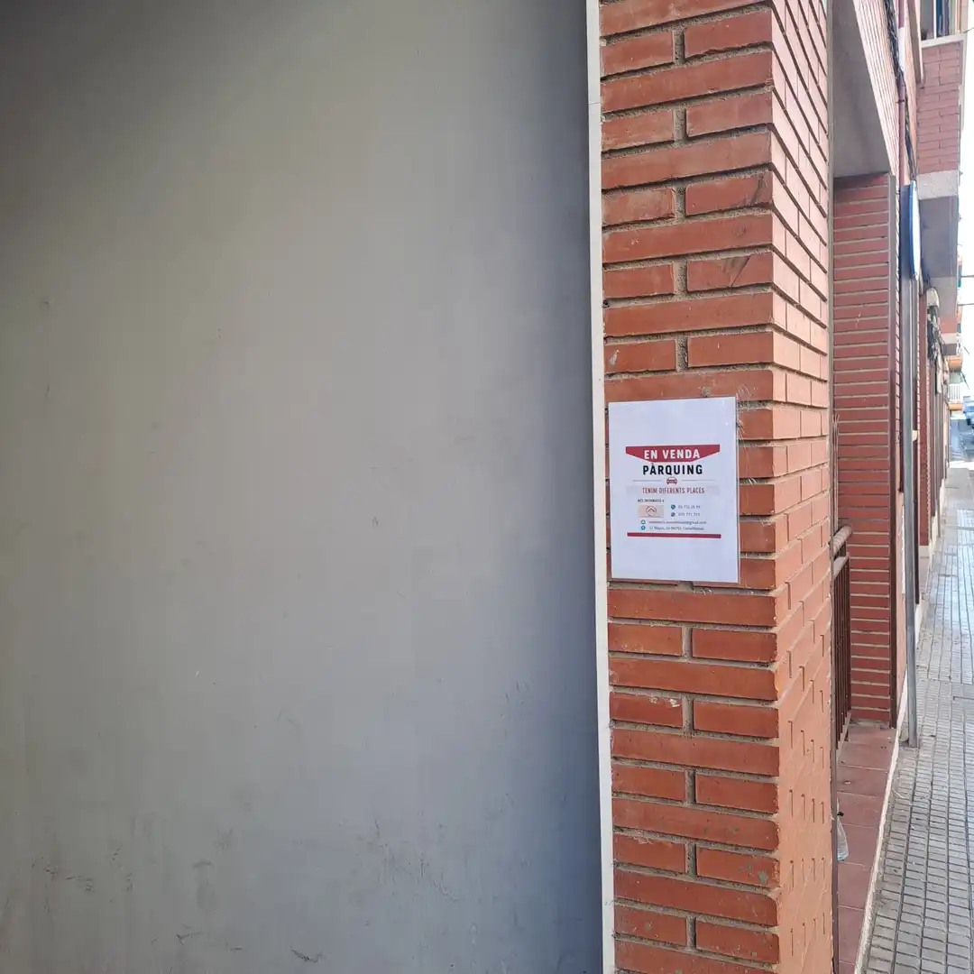Individual with lift for sale in Carrer de Joan Maragall 1, imagen 4