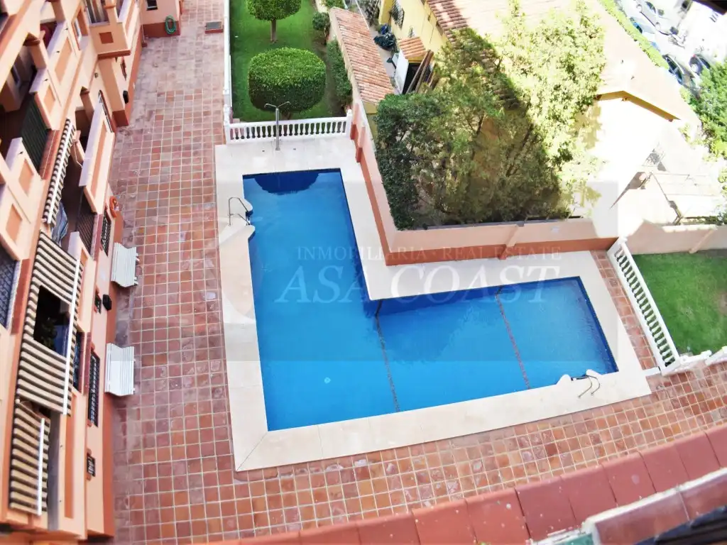 Piscina de Piso en venta en Fuengirola con Aire acondicionado, Jardín privado y Terraza
