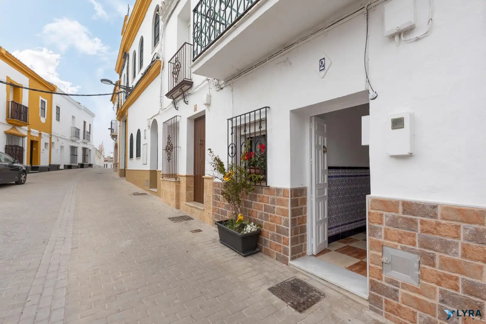 Vista exterior de Casa o xalet en venda en Las Cabezas de San Juan amb Aire condicionat, Traster i Balcó