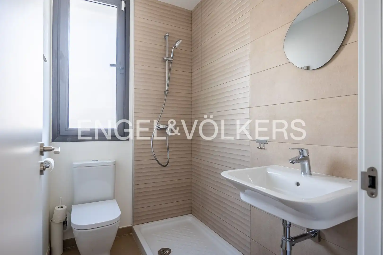 Bathroom of Detached homes for sale in Mairena del Aljarafe  with Air Conditioner, Heating and Private garden