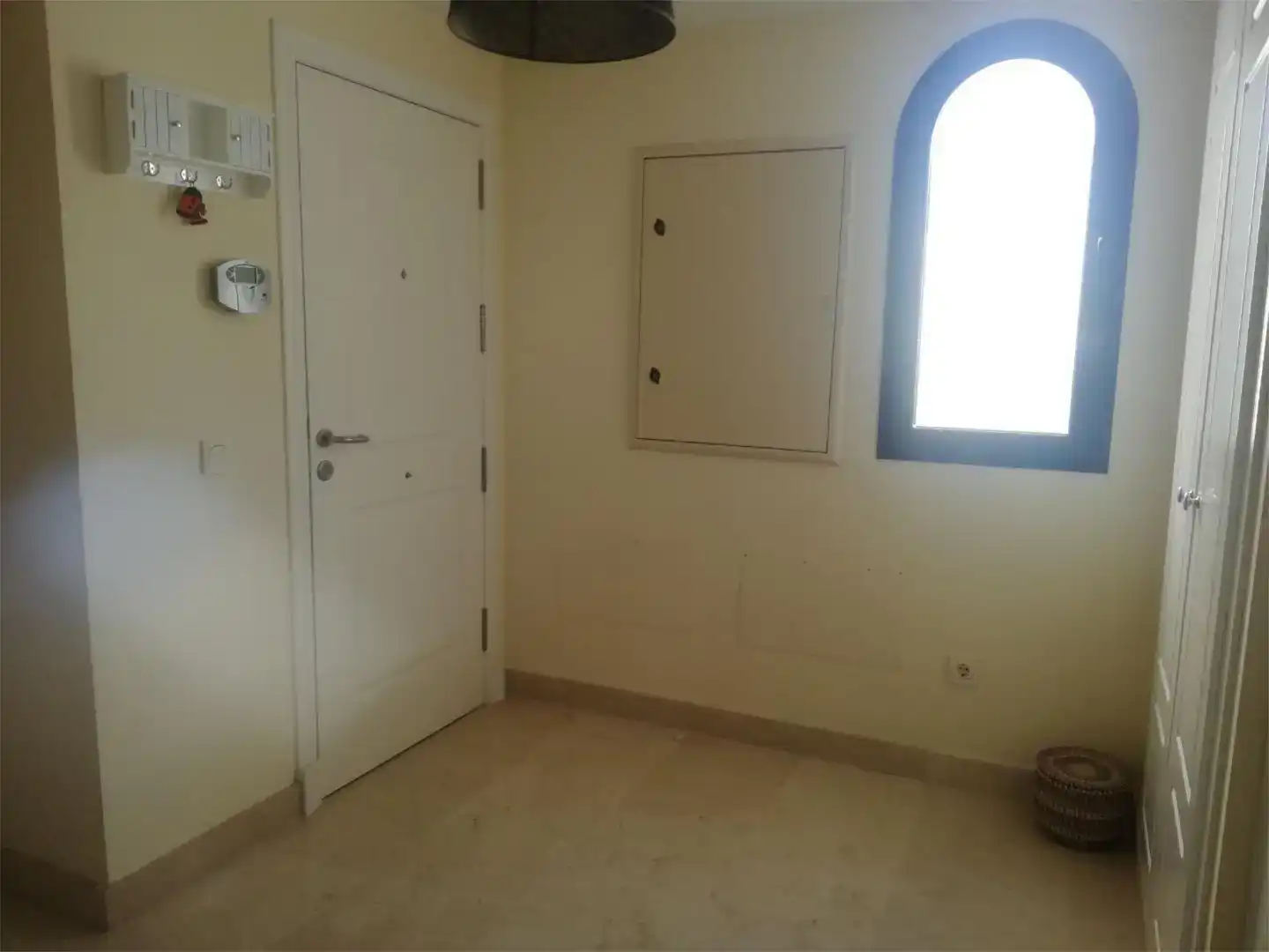 Wohnung zur Miete in Sotogrande mit Klimaanlage, Privatgarten und Schwimmbad