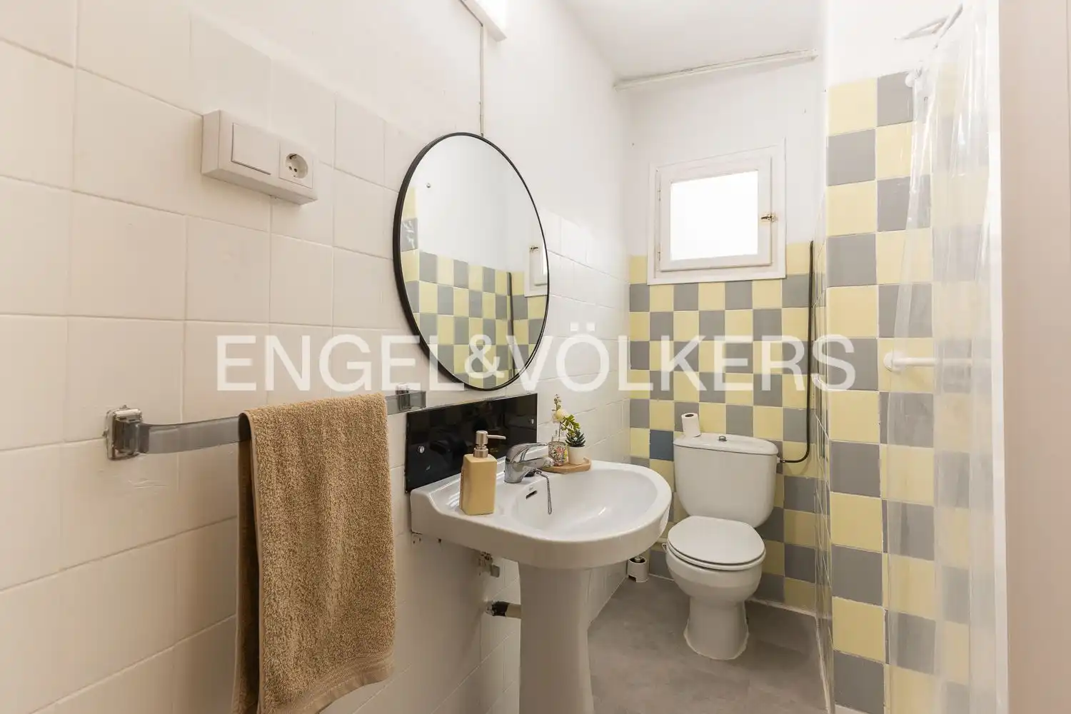 Baño de Piso de alquiler en Valencia con Aire acondicionado, Calefacción y Terraza
