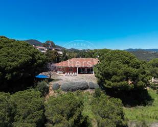 Jardí de Casa o xalet en venda en Sant Vicenç de Montalt amb Piscina