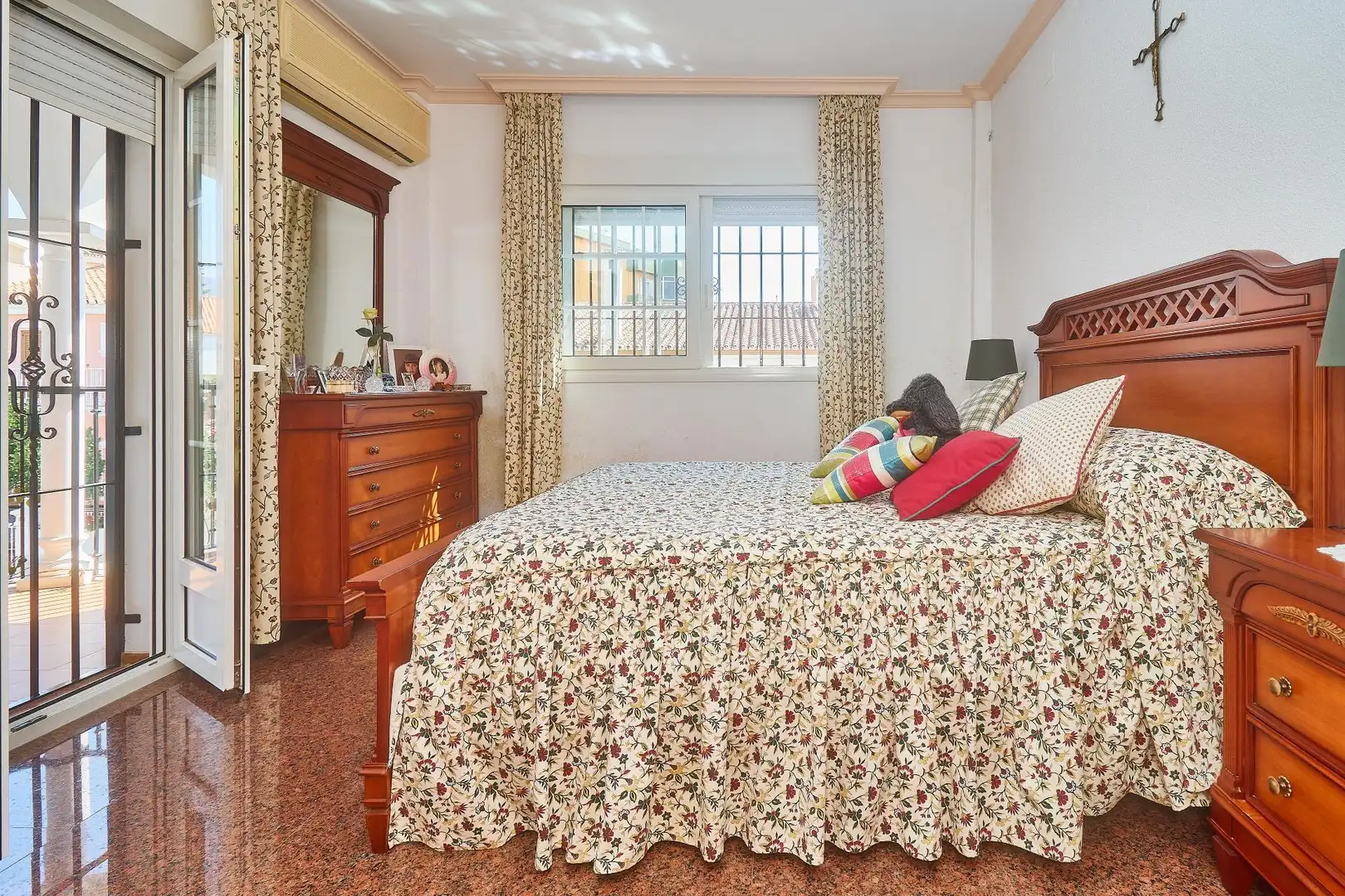 Dormitori de Casa o xalet en venda en Fuengirola amb Aire condicionat, Calefacció i Terrassa