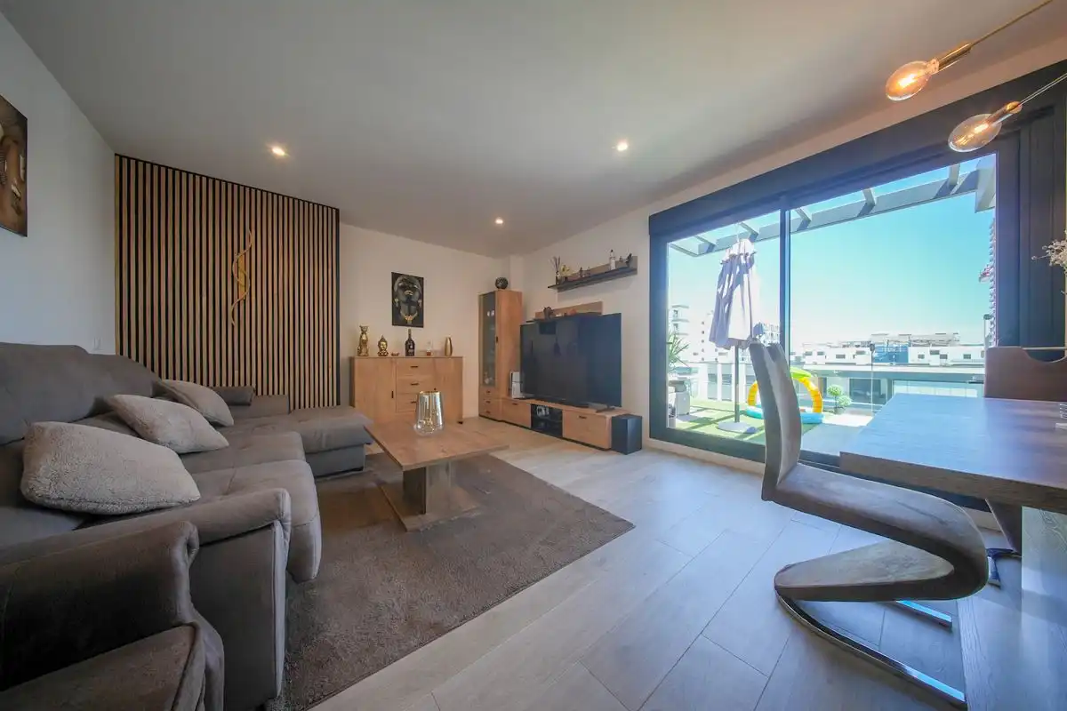 Sala de estar de Ático en venta en Alcalá de Henares con Aire acondicionado, Calefacción y Jardín privado