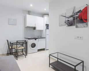 Kitchen of Apartment to share in  Madrid Capital  with Air Conditioner and Terrace