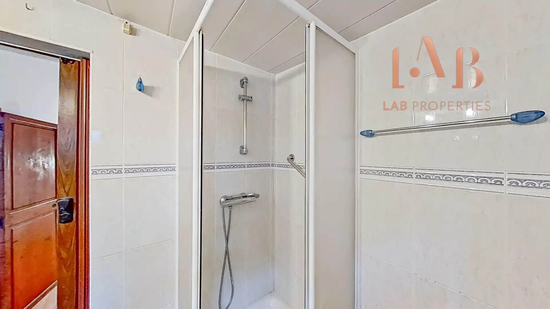 Badezimmer von Wohnung zum Verkauf in Llucmajor mit Parkett, Terrasse und Balkon