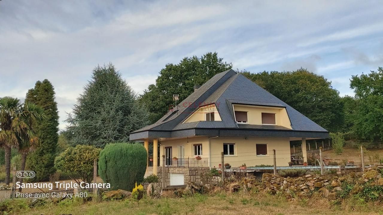 Vista exterior de Casa o xalet en venda en Allariz amb Calefacció, Jardí privat i Terrassa
