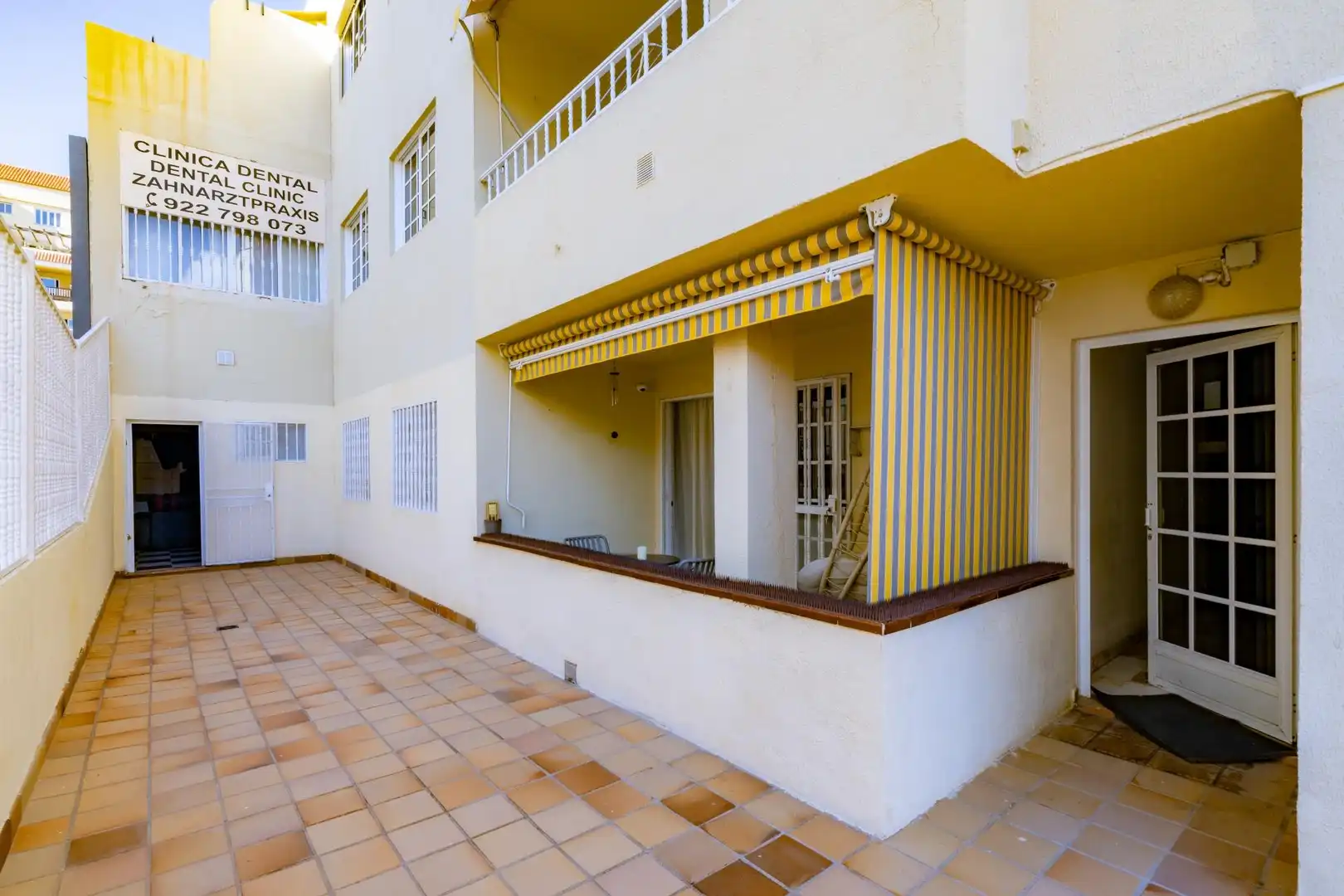 Vista exterior de Apartament en venda en Arona amb Terrassa i Moblat