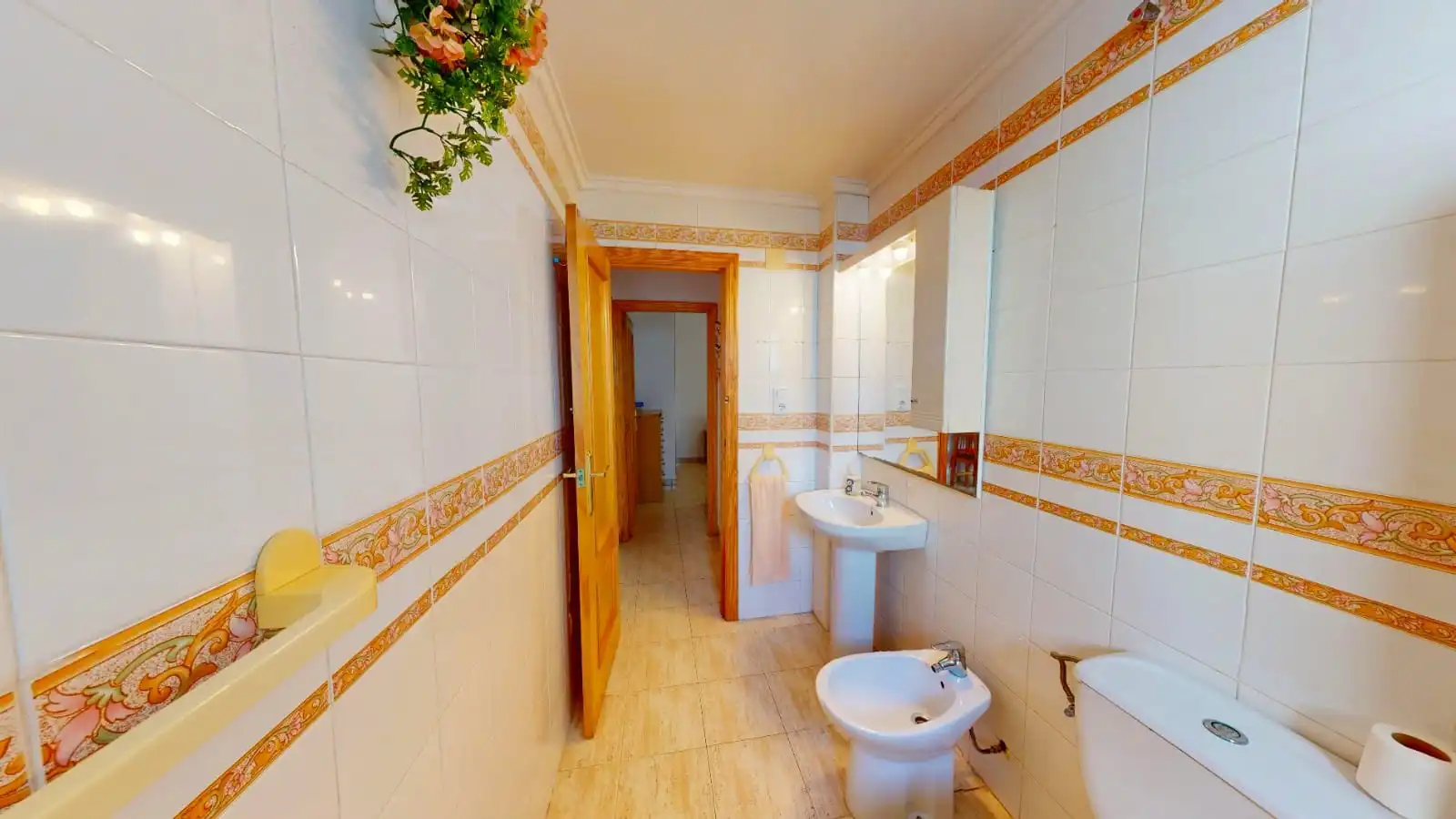 Baño de Piso en venta en Torrevieja con Aire acondicionado, Terraza y Amueblado