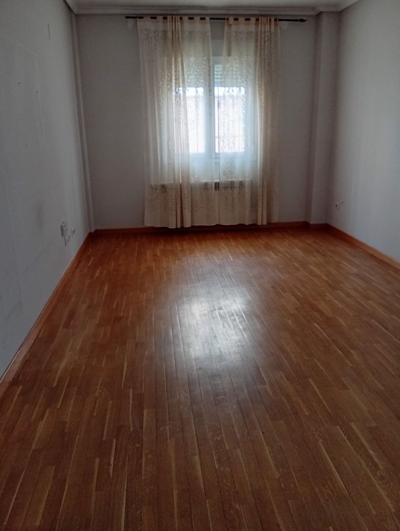 Habitación de Piso en venta en Tomelloso con Calefacción