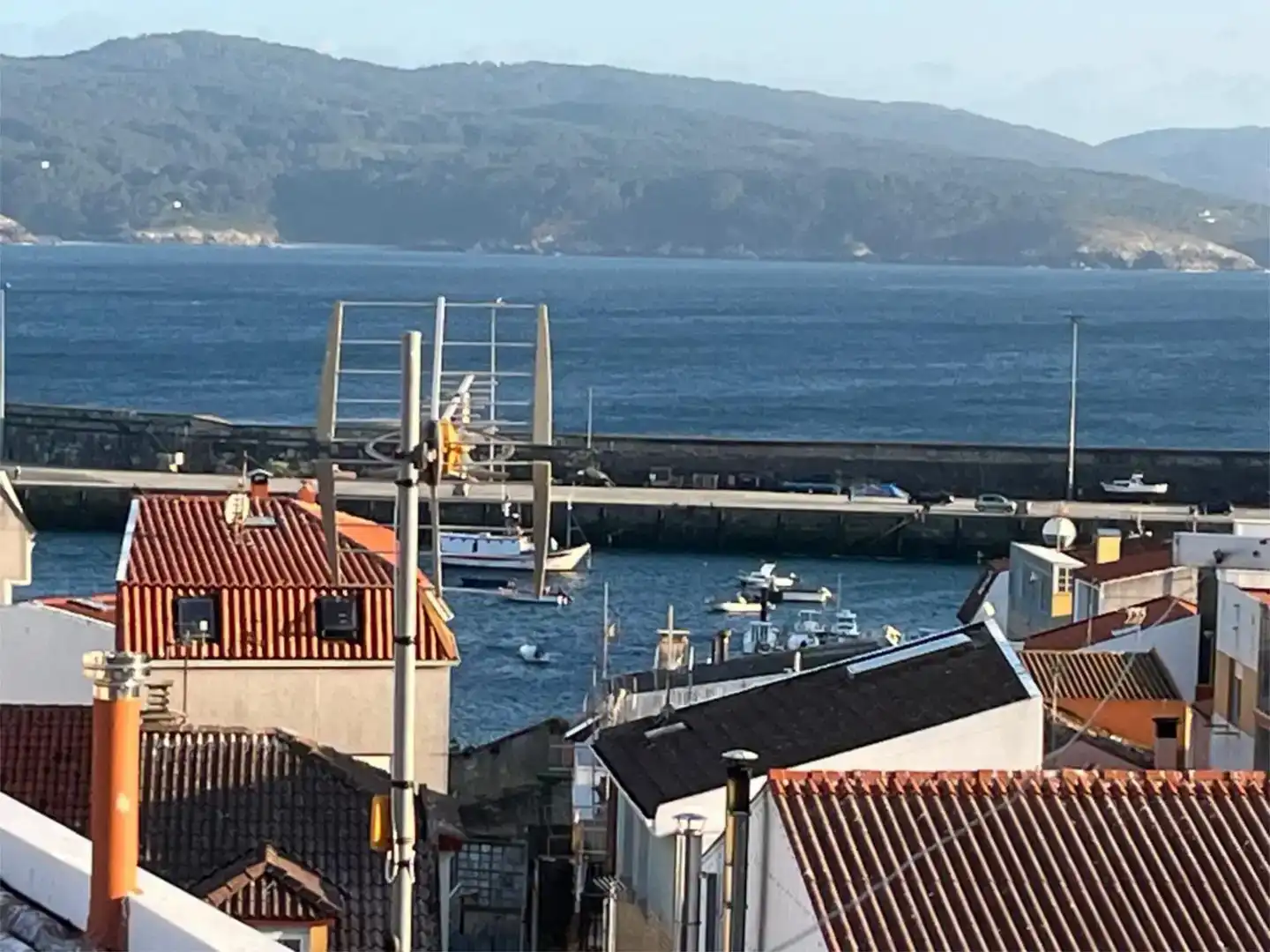 Vista exterior de Piso en venta en Ponteceso con Amueblado y Balcón