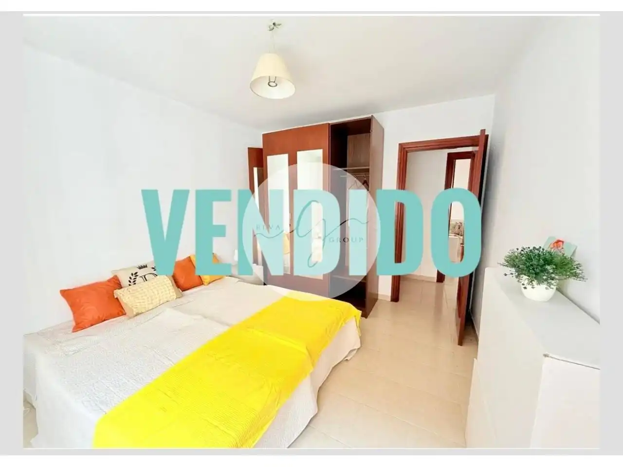 Flat with lift for sale in Calle María de Montalvo