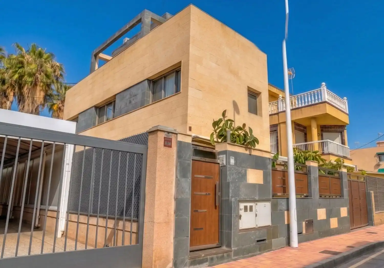 Exterior view of Houses for sale in San Pedro del Pinatar  with Air Conditioner, Heating and Terrace