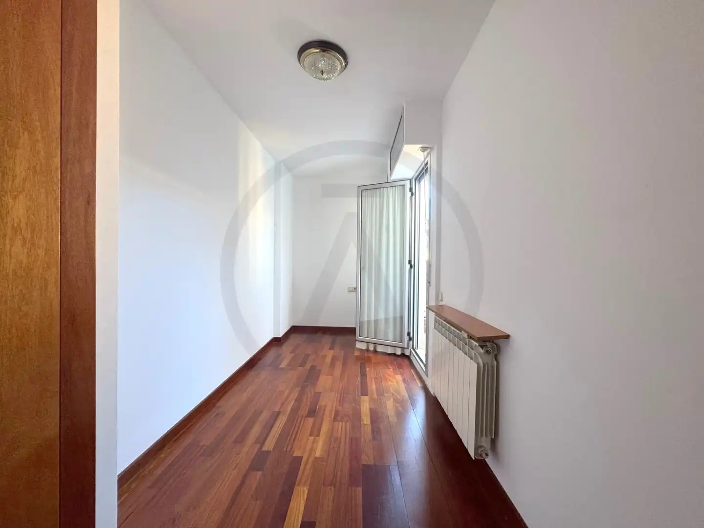 Wohnung zum Verkauf in Terrassa mit Klimaanlage, Heizung und Parkett