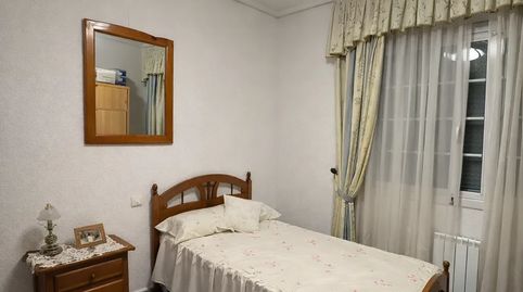 Foto 5 de Casa adosada en venta en Calle Velázquez, Montearagón, Toledo