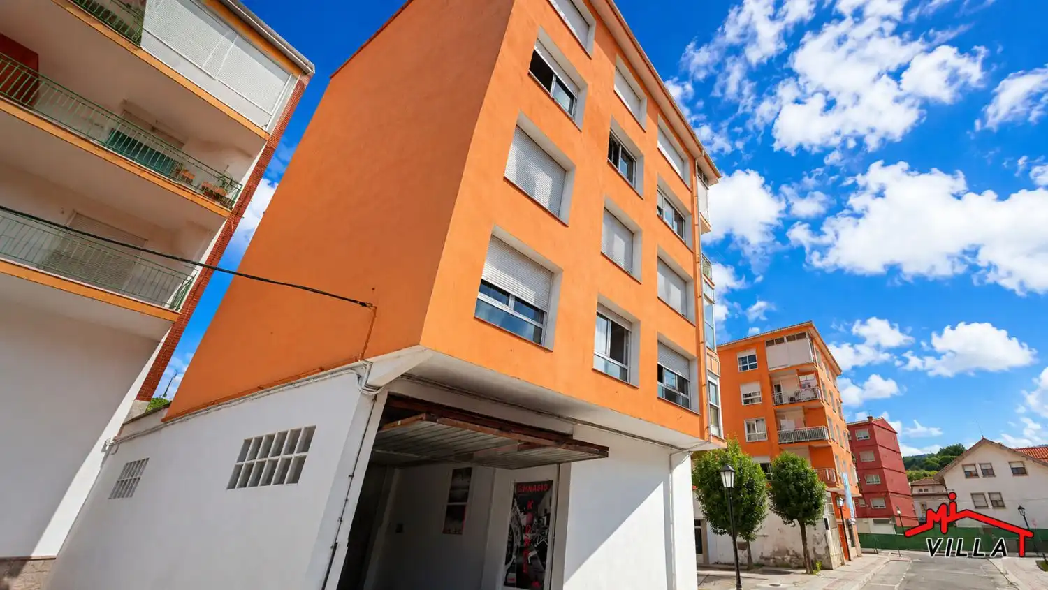 Vista exterior de Pis en venda en Colindres amb Calefacció, Traster i Moblat