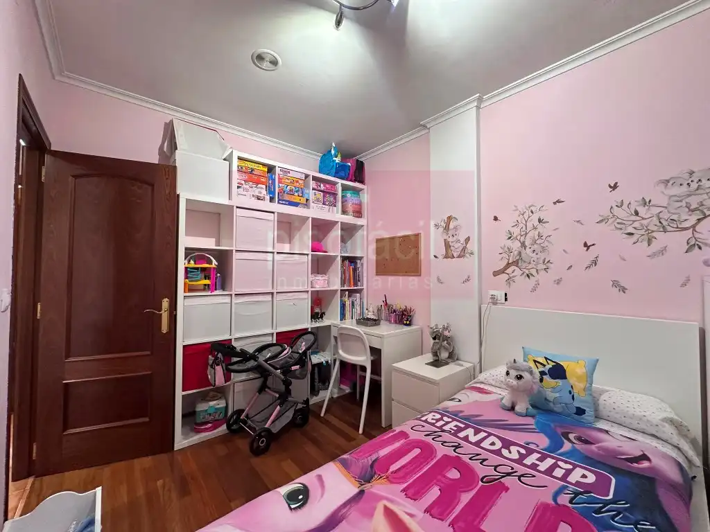 Bedroom of Flat for sale in Lugo