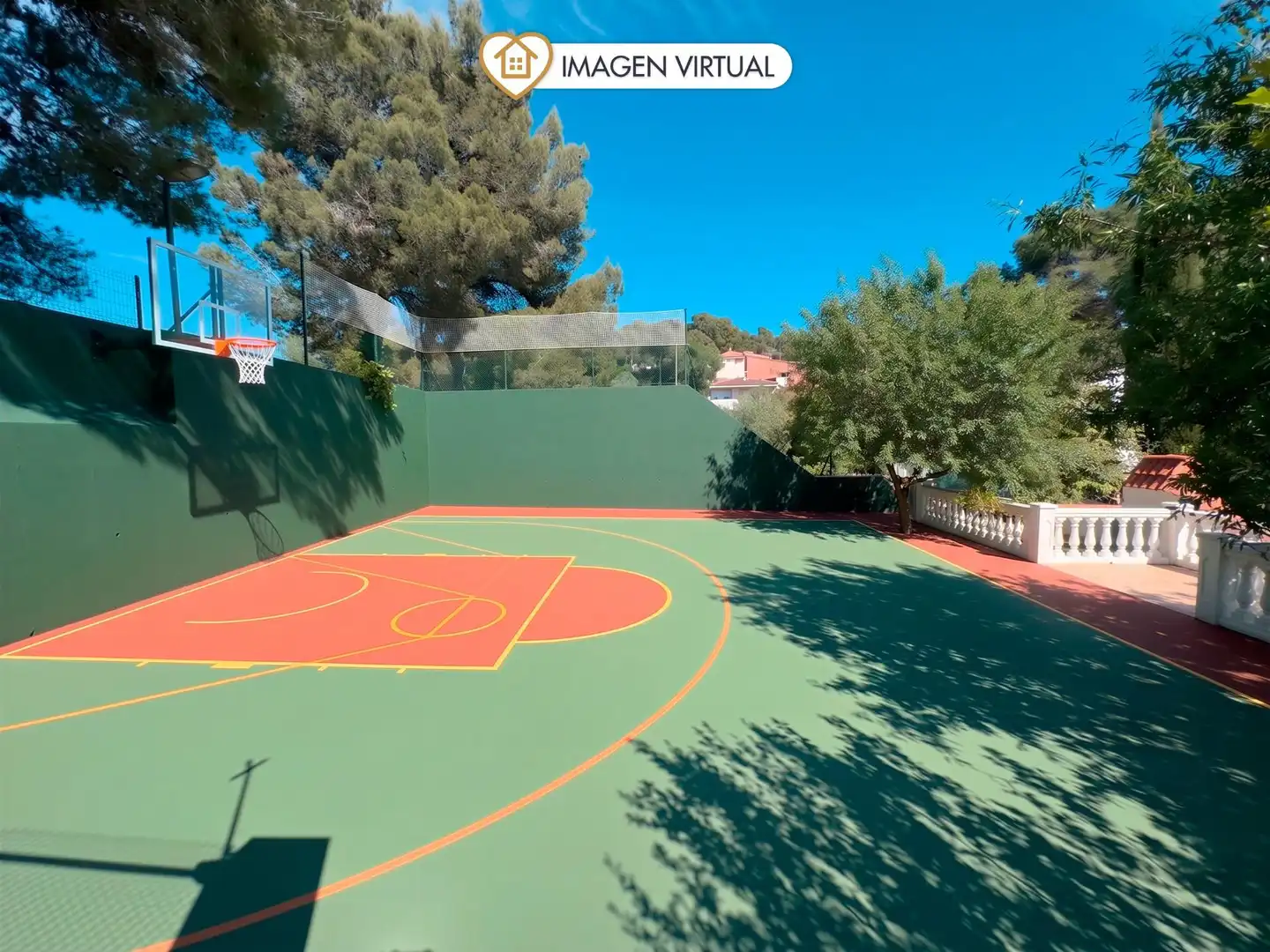 Aparcament de Casa o xalet en venda en Vallirana amb Calefacció, Jardí privat i Terrassa