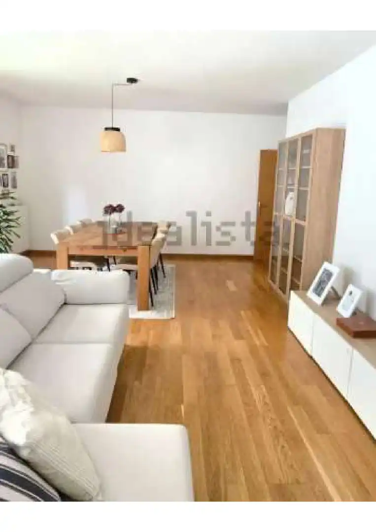 Vista exterior de Planta baja en venta en Valle de Elorz / Elortzibar con Calefacción, Jardín privado y Parquet