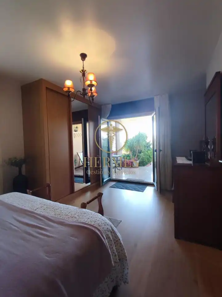 Dormitori de Casa o xalet en venda en Nigrán amb Calefacció, Jardí privat i Terrassa