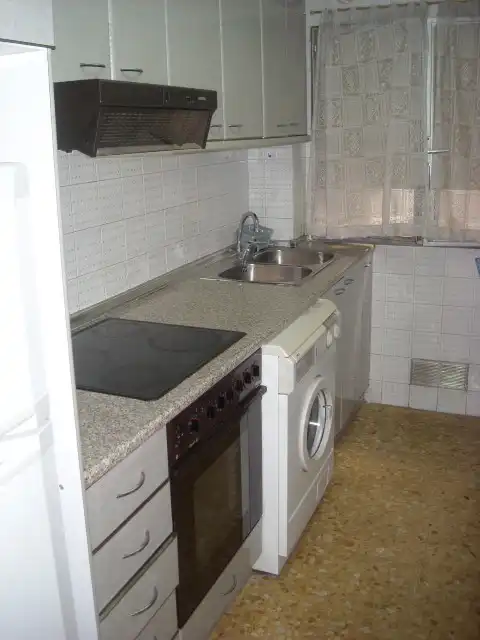 Kitchen of Flat for rent in Zaragoza  with Heating, Parquet flooring and Furnished