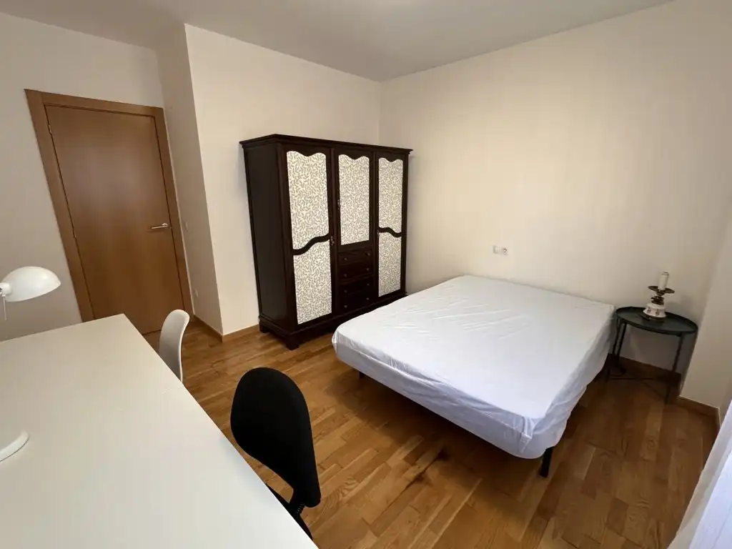 Bedroom of Apartments for rent in  Logroño  with Heating, Parquet flooring and Terrace