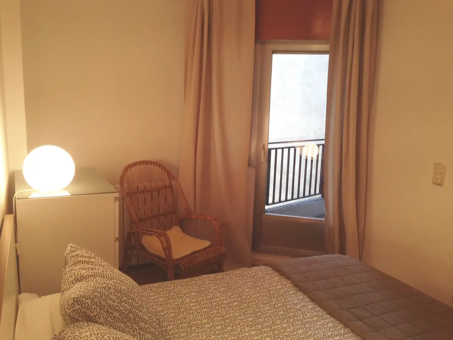 Habitación de Apartamento de alquiler en Zaragoza con Calefacción, Amueblado y Horno