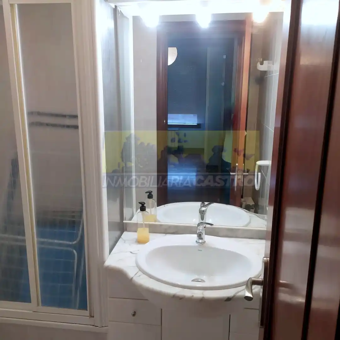 Badezimmer von Wohnung zur Miete in Castro-Urdiales mit Heizung, Möbliert und Balkon