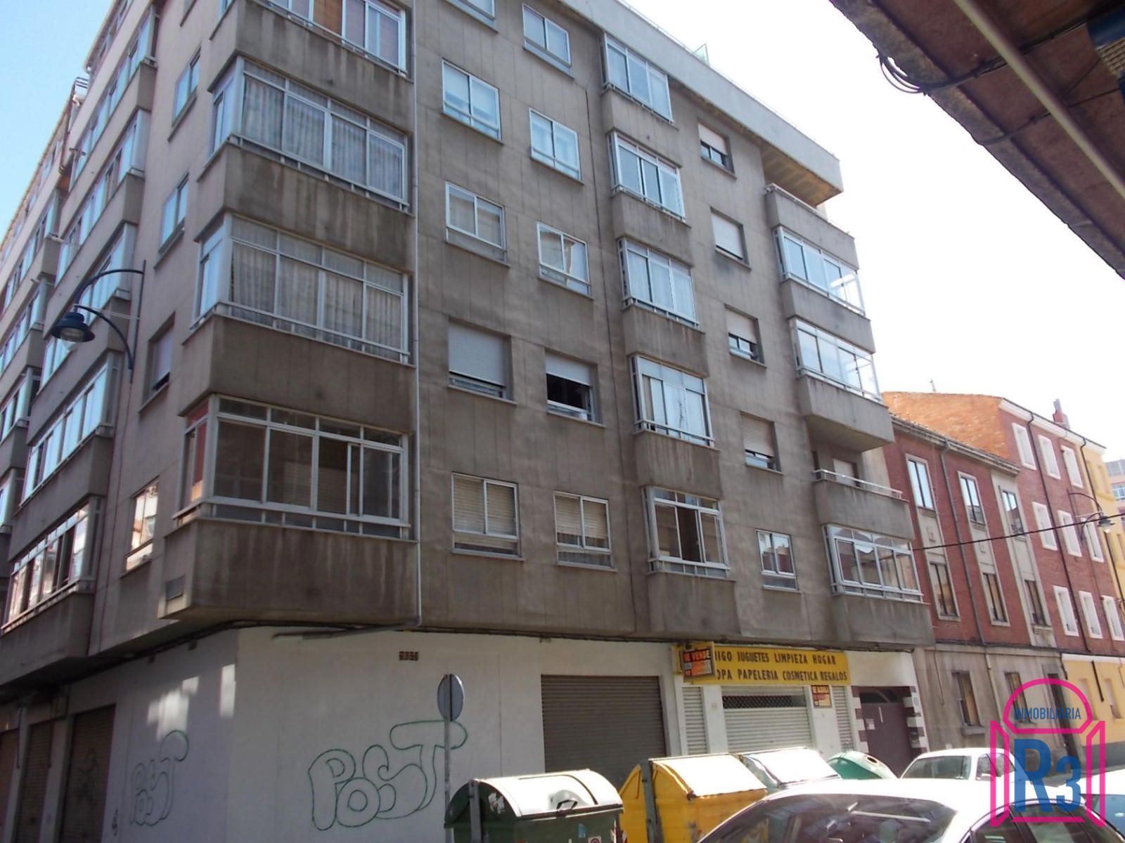 Exterior view of Flat to rent in León Capital   with Heating, Terrace and Storage room